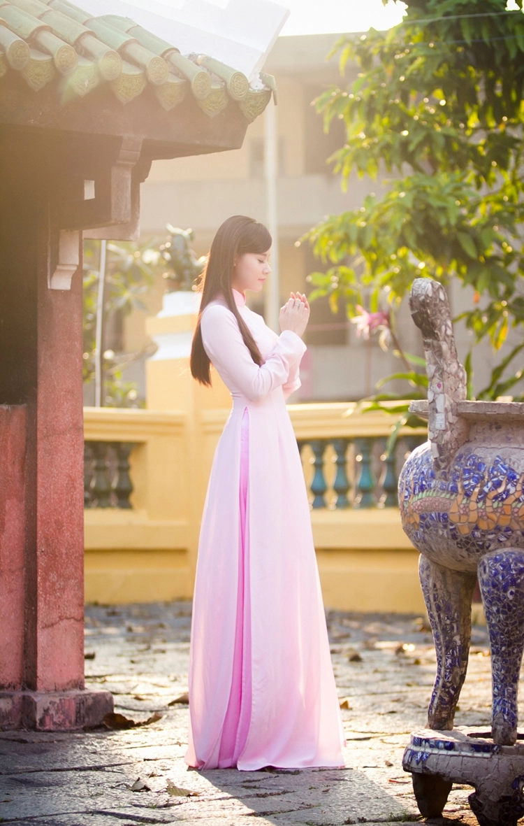 Hot girl Midu duyên dáng đi chùa đầu xuân Hot girl midu duyên dáng đi chùa đầu xuân - 11
