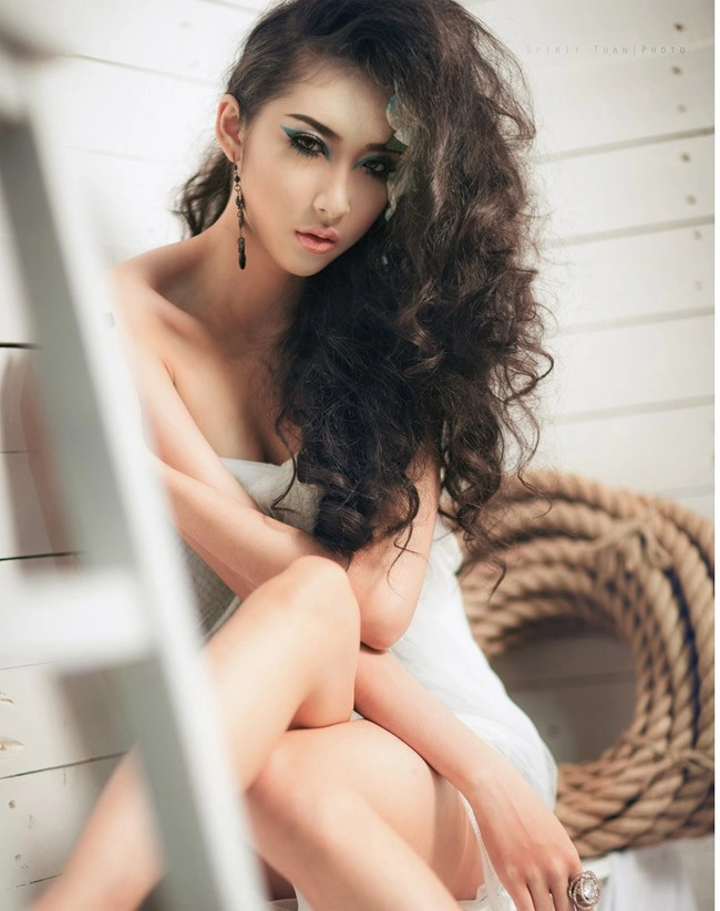 Những hot girl sở hữu đôi chân dài - 8