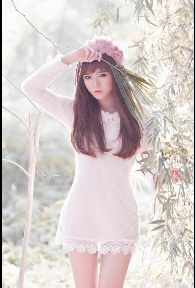 Những hot girl sở hữu đôi chân dài - 13