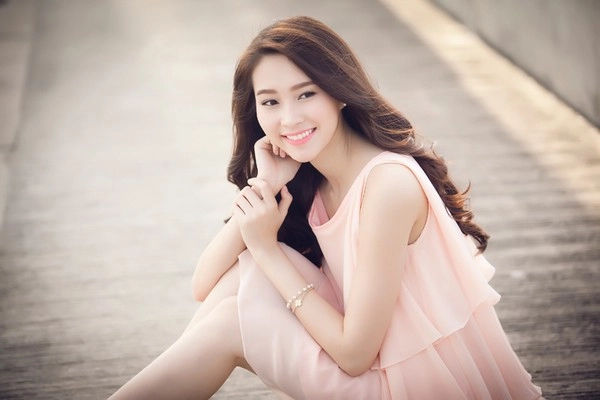 <a href= Hoa hậu thu thảo đẹp dịu dàng như nàng thơ - 1