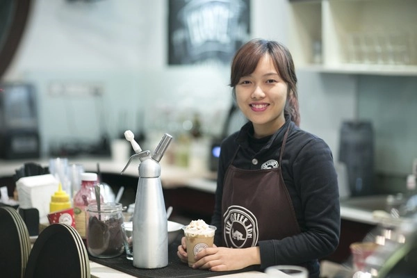 Những cô bé phục vụ xinh đẹp khắp các quán cafe ở hà nội - 8