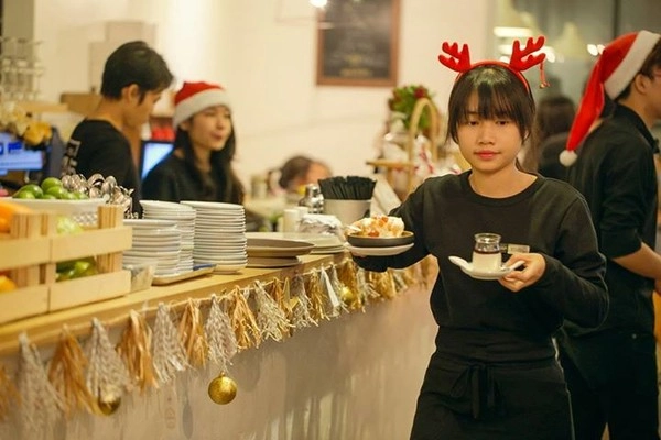 Những cô bé phục vụ xinh đẹp khắp các quán cafe ở hà nội - 15