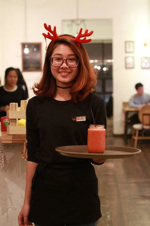 Những cô bé phục vụ xinh đẹp khắp các quán cafe ở hà nội - 16