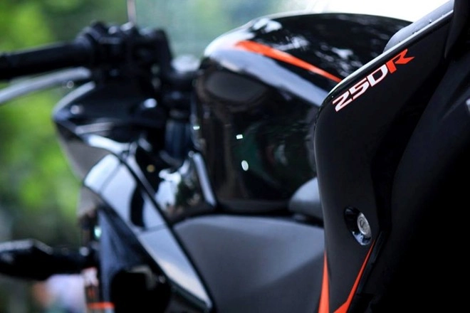 Cbr 250 tông cam đen cá tính mạnh mẽ - 3