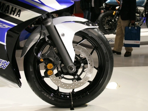 Yamaha r25 đẳng cấp với động cơ 2 xi lanh - 5