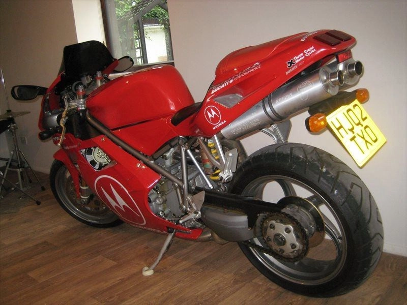 Ducati 748 tự tin khoe dáng trên đường phố - 7