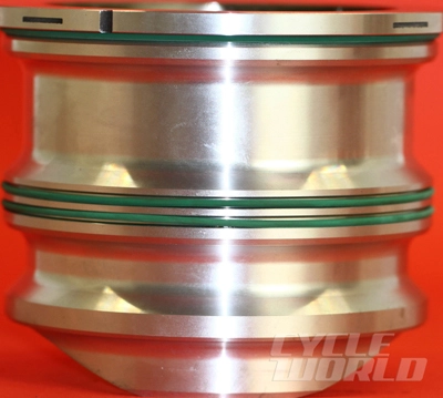 Ghê thật ducati 1199 xài xú páp nạp bằng titan và piston có vòng o-ring - 7