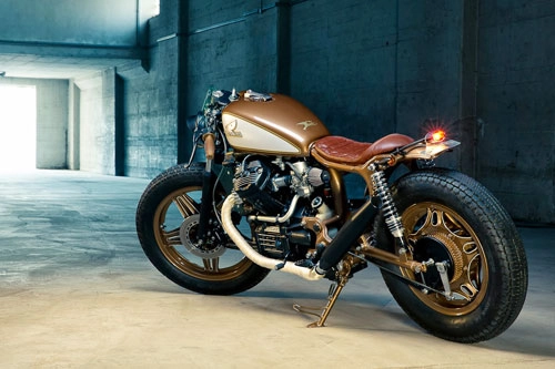 Honda cx500 độ mạnh mẽ với phong cách cafe racer - 2