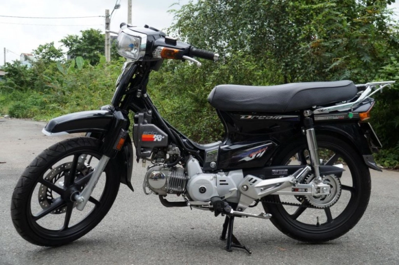 Honda dream độ đẹp với phiên bản đen huyền bí - 1