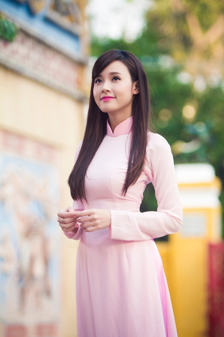 Hot girl Midu duyên dáng đi chùa đầu xuân Hot girl midu duyên dáng đi chùa đầu xuân - 2
