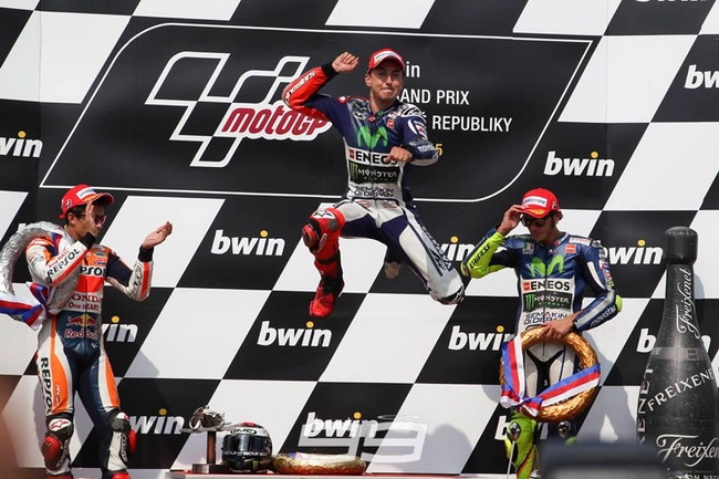 Jorge lorenzo lập kỷ lục mới tại automotodrom brno séc - 1