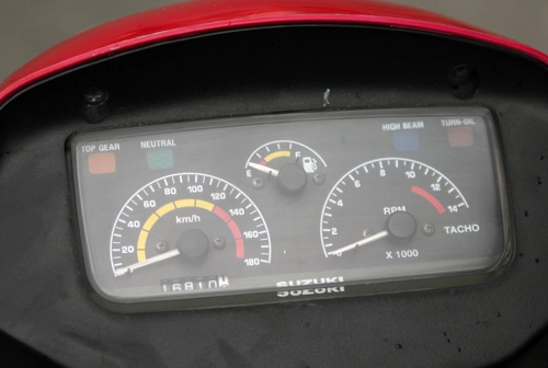 Suzuki rgv 120 huyền thoại của dân chơi - 14