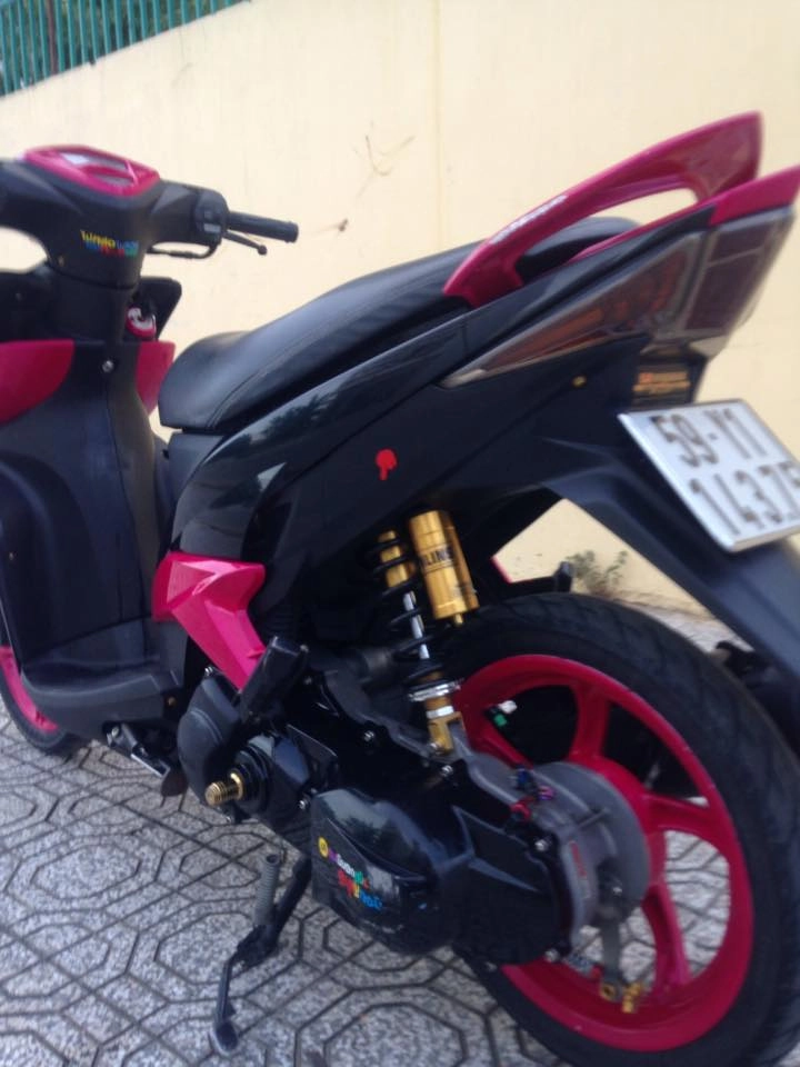 Yamaha luvias hồng đen mạnh mẽ - 3