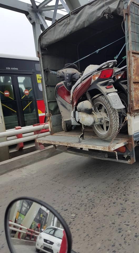 Cận cảnh lô hàng tồn kho sh150 chưa sử dụng bị bỏ hoang - 2