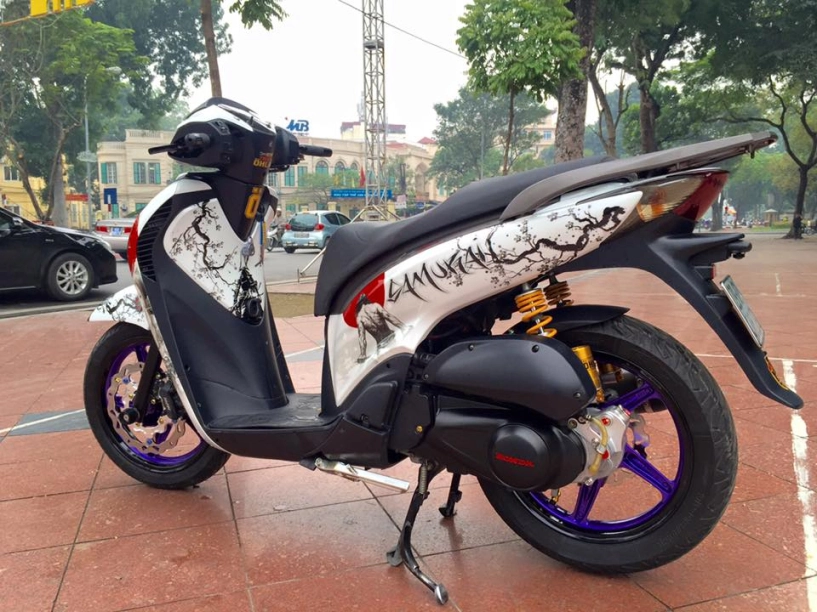Honda sh cực ngầu cùng phiên bản samurai trên đất hà thành - 1