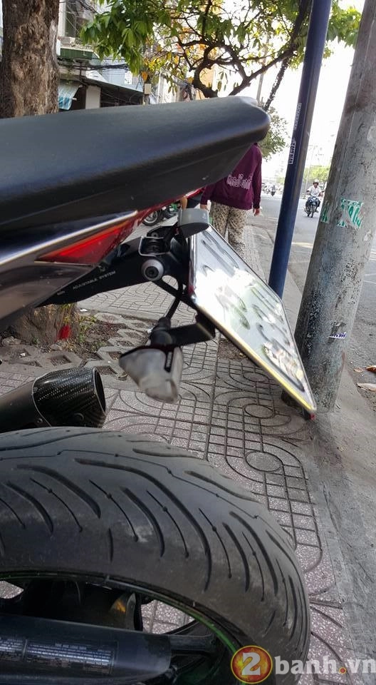 Kawasaki z1000 đẹp và độc đáo với phiên bản decal chrome - 7