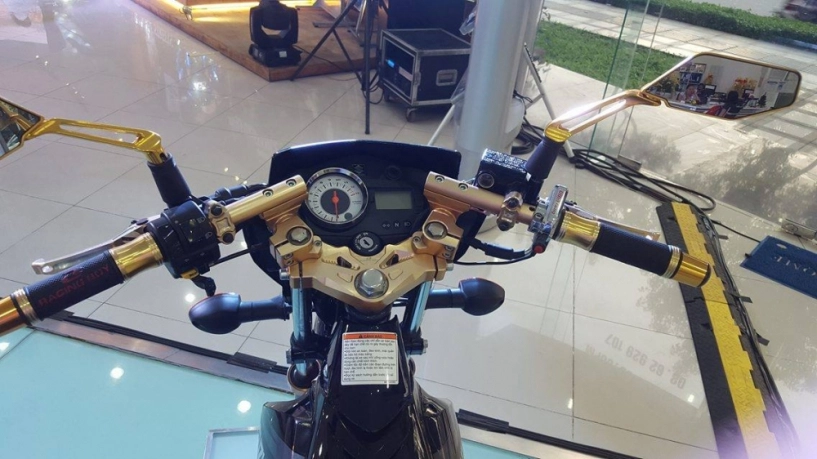 Cận cảnh cặp đôi suzuki raider được độ từ chính hãng - 2