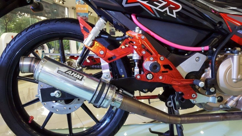 Cận cảnh cặp đôi suzuki raider được độ từ chính hãng - 12