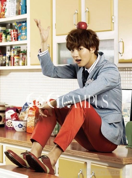 Yoon si yoon hóa thân thành chàng thư sinh tinh nghịch - 4