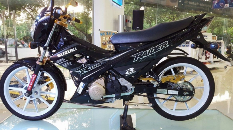 Cận cảnh cặp đôi suzuki raider được độ từ chính hãng - 1