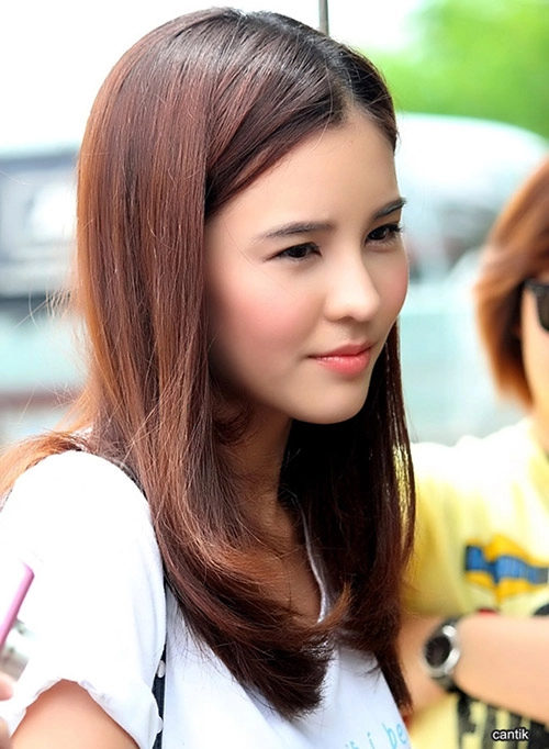 Xôn xao vẻ đẹp con gái bộ trưởng thái - 14