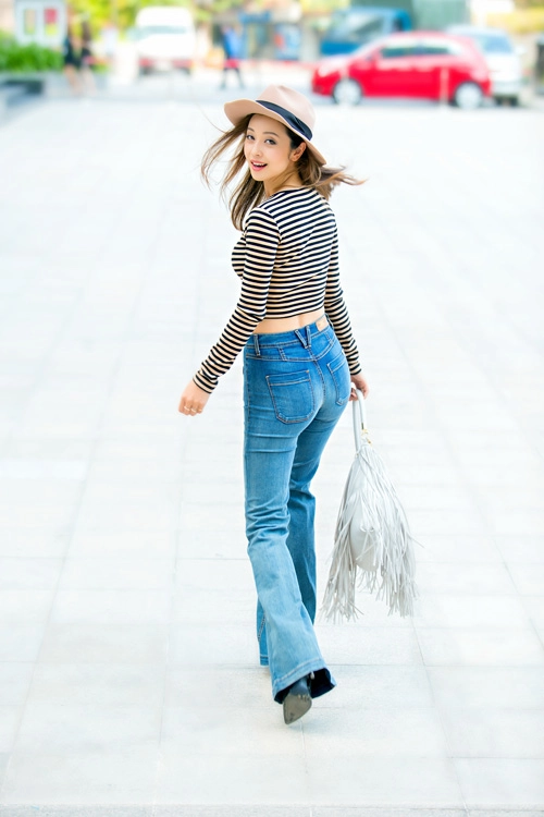 Jennifer phạm mặc quần jeans khoe vòng 3 cong tròn - 4