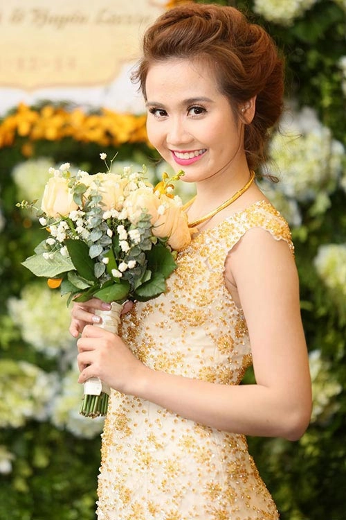 Tuần qua hoa hậu kỳ duyên xinh đẹp rạng rỡ trở về nhà - 7