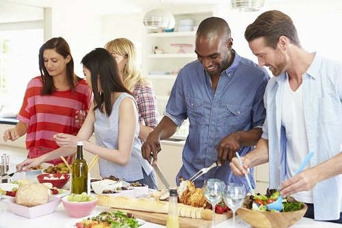 Bí quyết tiệc tùng thả ga ngày tết không lo tăng cân - 1