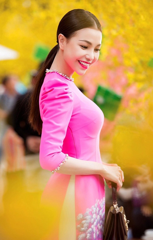 Trang điểm làm tóc diện áo dài đẹp tựa trà ngọc hằng - 10