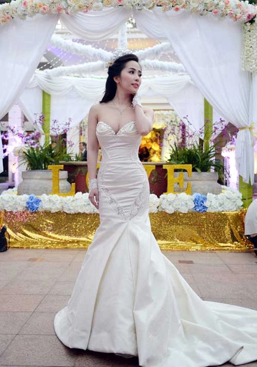 Tuần qua cô dâu quỳnh nga cuốn hút với vòng 1 tròn đầy - 2