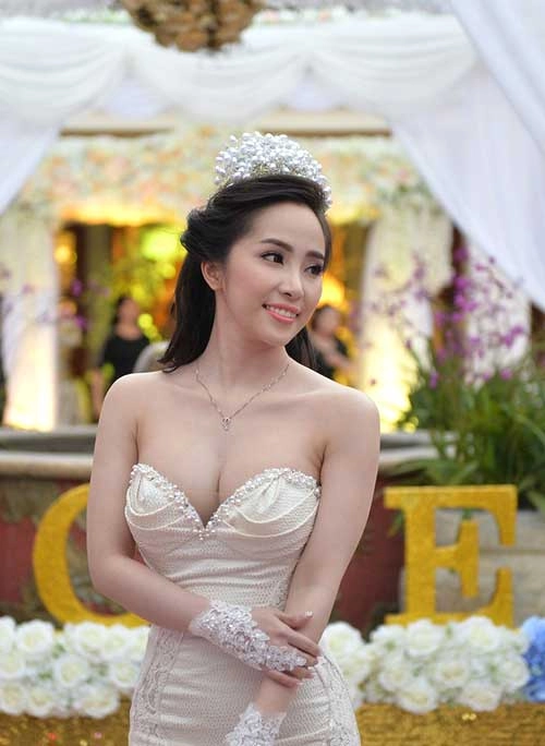 Tuần qua cô dâu quỳnh nga cuốn hút với vòng 1 tròn đầy - 1