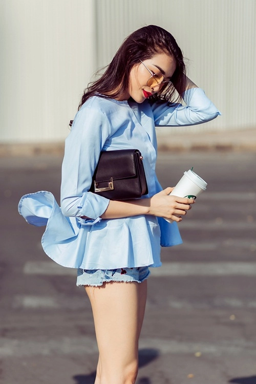 Á hậu lệ hằng khoe chân dài sexy không lo cháy nắng - 4