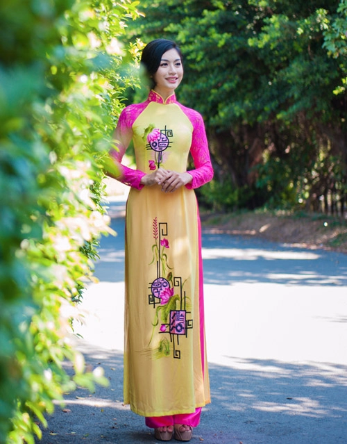 Áo dài tôn đường cong mỹ miều cho thiếu nữ mùa xuân - 2