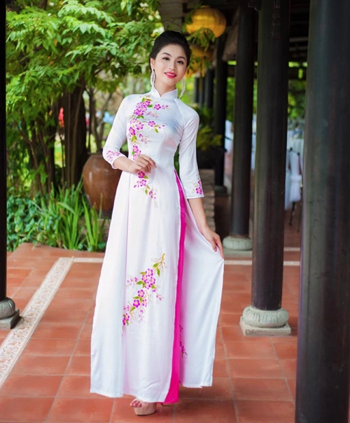 Áo dài tôn đường cong mỹ miều cho thiếu nữ mùa xuân - 6