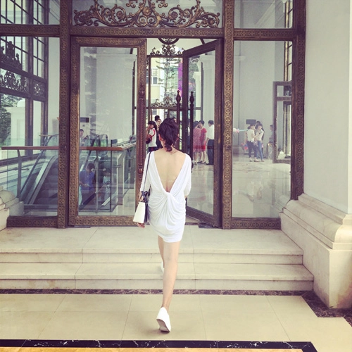 Cô gái 9x hà nội mặc đồ bình dân vẫn có vạn người mê - 11