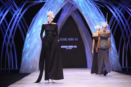 Hai ntk nam khuấy đảo sàn diễn ở đêm thứ 2 vifw - 2