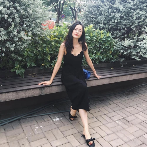 Hh diễm hương bán nude chụp ảnh cùng con trai - 11