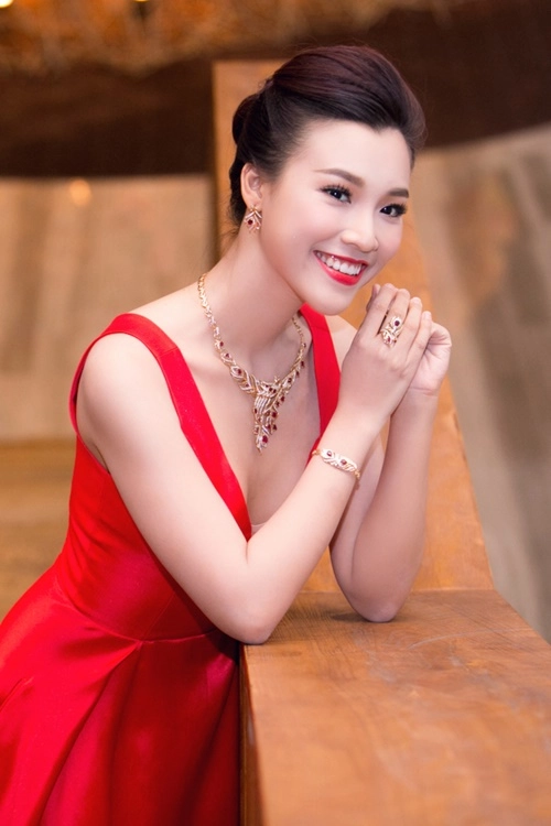 Hoàng oanh ngày càng sexy vì được bạn trai cho phép - 3