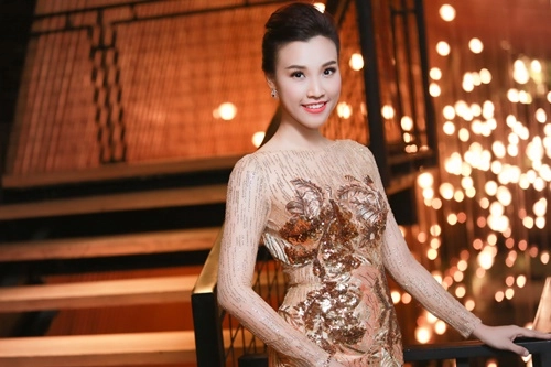 Hoàng oanh ngày càng sexy vì được bạn trai cho phép - 7