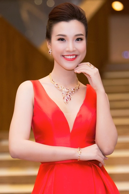 Hoàng oanh ngày càng sexy vì được bạn trai cho phép - 1