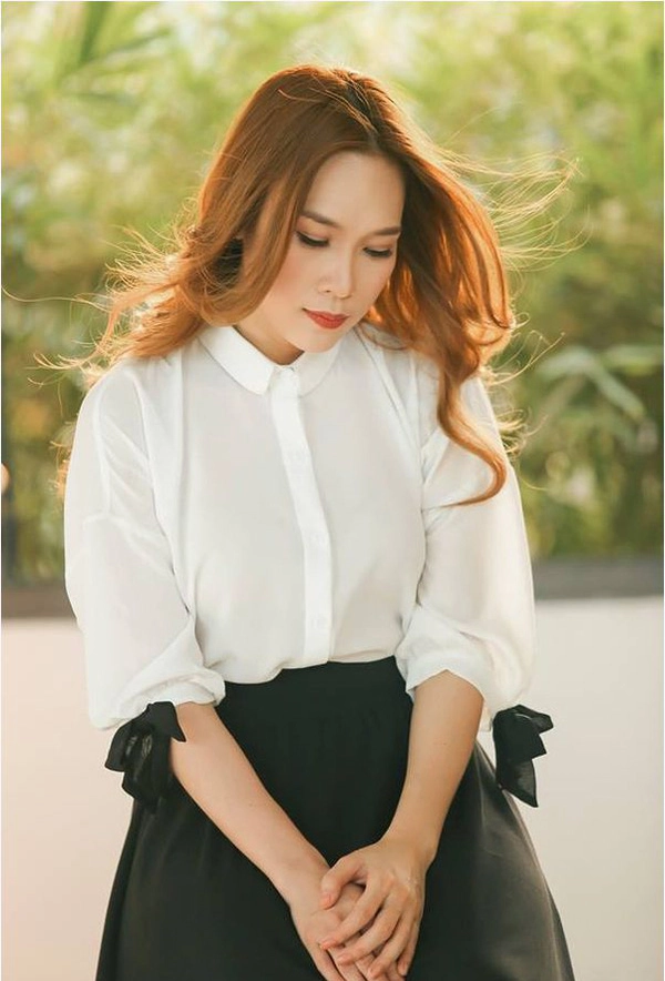 Mỹ tâm ăn gian tuổi với áo sơ mi giá bình dân - 1
