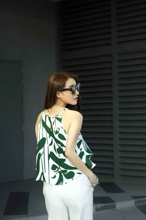 Nhã phương khoe vai trần thôi miên mọi ánh nhìn - 6