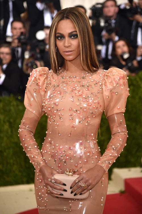Những màn trang điểm ám ảnh nhất tại met gala - 5