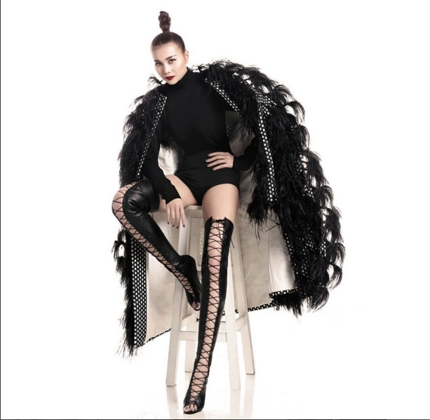 Rộ cơn sốt đôi giày giúp chị em ăn gian chiều cao - 1