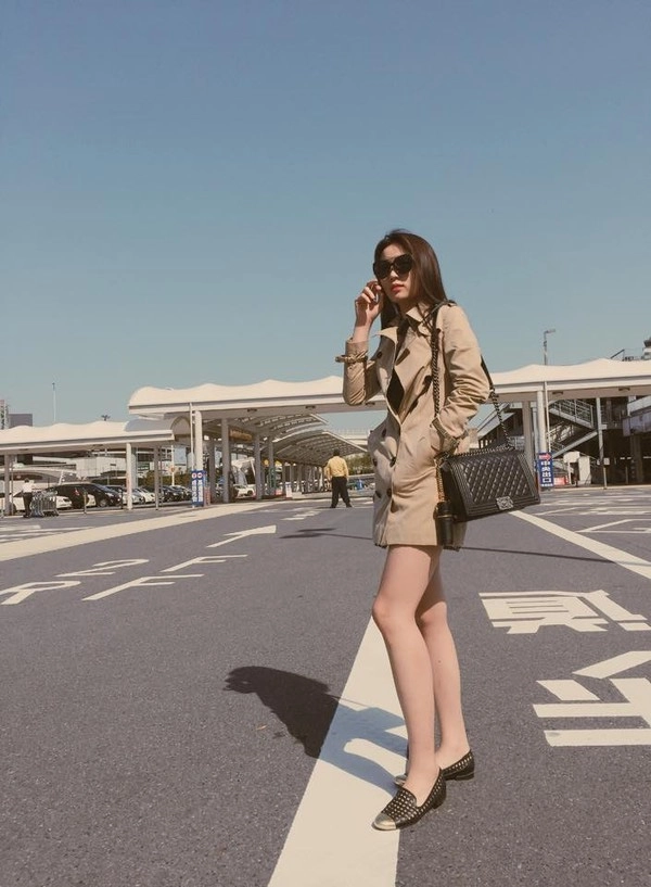 Thời trang sân bay điệu đà của hoa hậu á hậu việt - 3