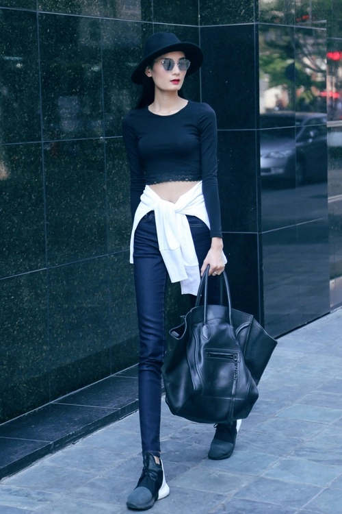 Tuần qua elly trần khoe vòng 3 cong vút với quần jeans - 9