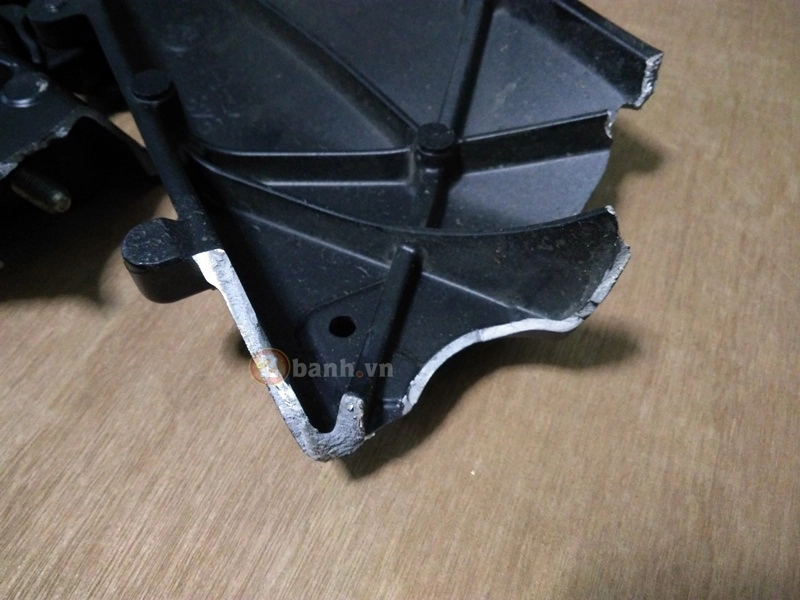 Yamaha m-slaz đang chạy trên cao tốc bị gãy gắp sau - 7