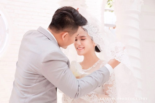 trang điểm cô dâu thành công là phải phù hợp với chú rể - 5