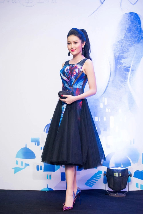 Á hậu diễm trang khéo che bụng bầu hot nhất tuần - 17