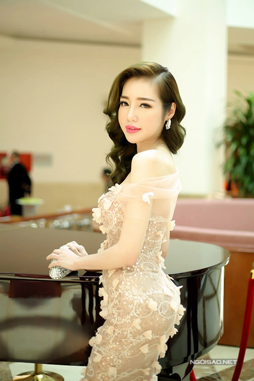 Á hậu diễm trang khéo che bụng bầu hot nhất tuần - 19
